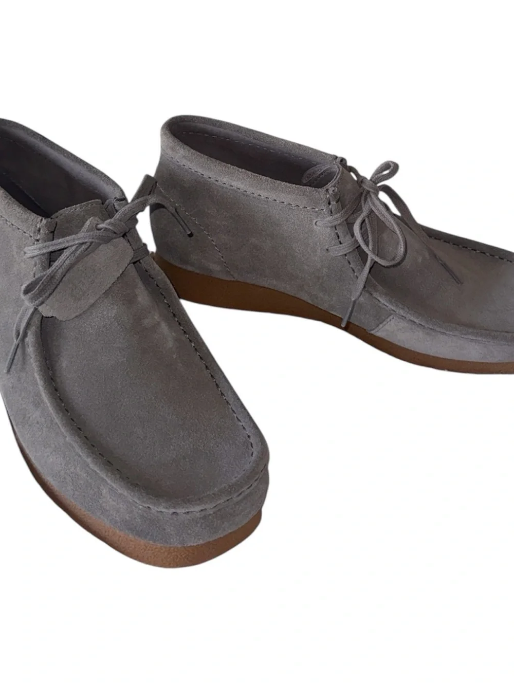 NEW.  MENS CLARKS WALLABEE BOOT - GREY SUEDE Leather Boot SZ-11M